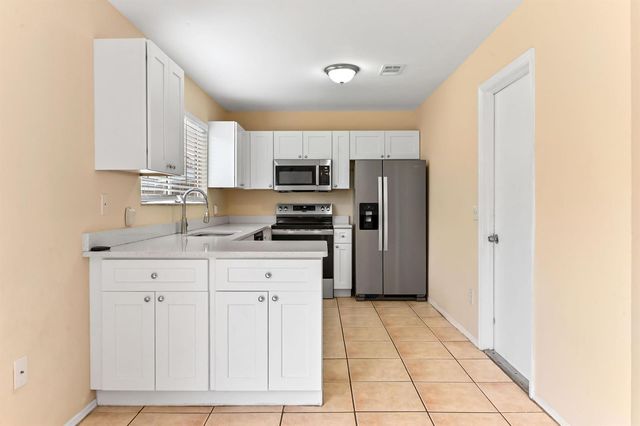 2441 SE University Terrace, Port St. Lucie, FL 34952