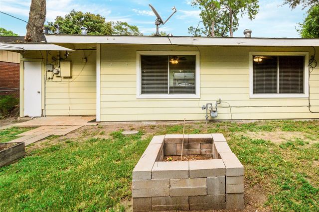 10202 Woodwind Drive, Houston, TX 77025