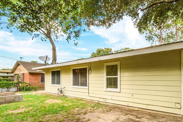 10202 Woodwind Drive, Houston, TX 77025