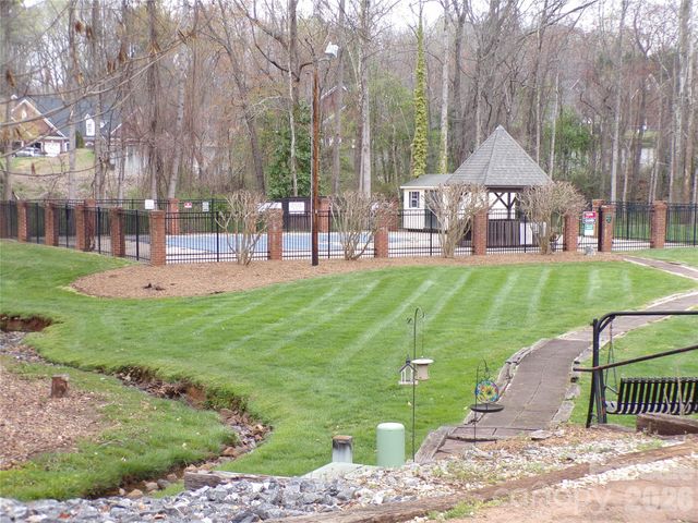 869 21st Avenue NE, Hickory, NC 28601