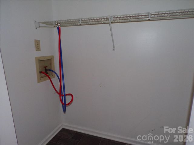 869 21st Avenue NE, Hickory, NC 28601