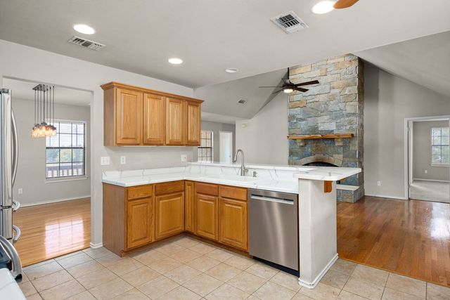 160 Rhum Rd, Kerrville, TX 78028