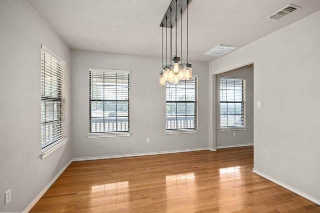 160 Rhum Rd, Kerrville, TX 78028