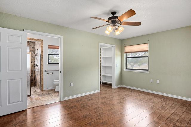 160 Rhum Rd, Kerrville, TX 78028