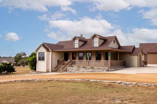 160 Rhum Rd, Kerrville, TX 78028