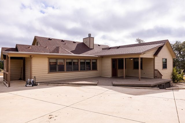 160 Rhum Rd, Kerrville, TX 78028