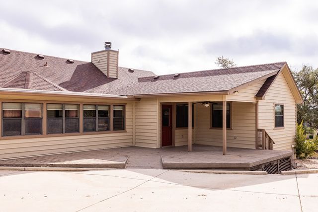 160 Rhum Rd, Kerrville, TX 78028