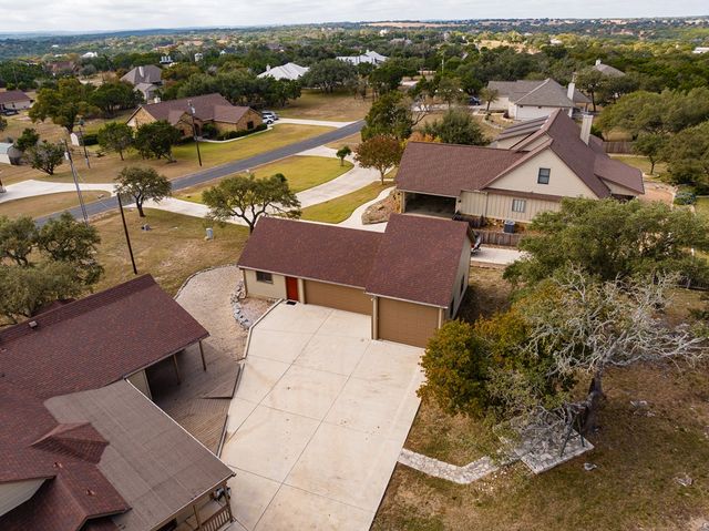 160 Rhum Rd, Kerrville, TX 78028