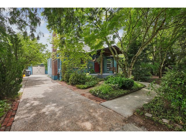 5900 Ne AINSWORTH St, Portland, OR 97218