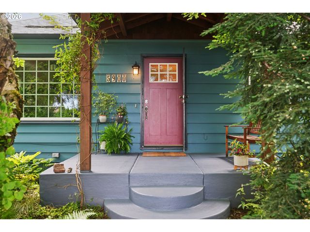 5900 Ne AINSWORTH St, Portland, OR 97218