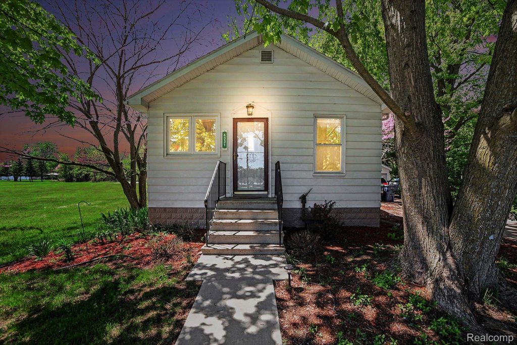 4331 N Michigan Avenue, Carrollton Township, MI 48604