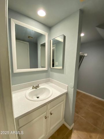 3228 W GLENDALE Avenue W 146, Phoenix, AZ 85051