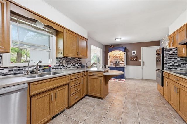 6316 Hedges Avenue, Raytown, MO 64133