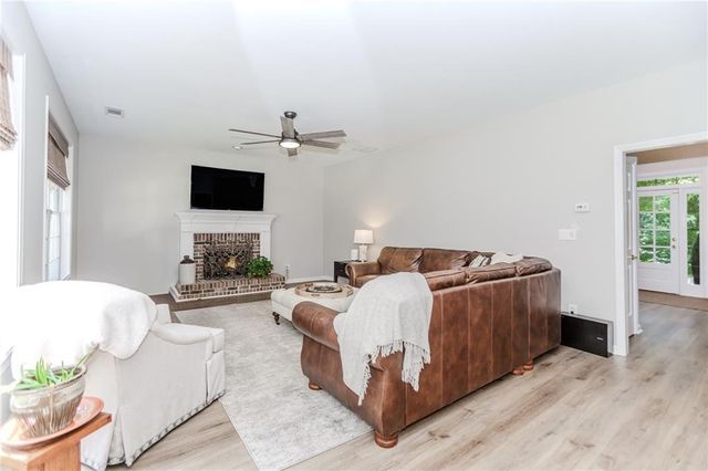 2373 Oak Falls Lane, Buford, GA 30519
