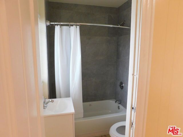 616 W 58th Street, Los Angeles, CA 90037