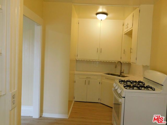 616 W 58th Street, Los Angeles, CA 90037