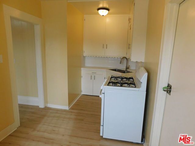 616 W 58th Street, Los Angeles, CA 90037