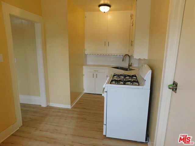 616 W 58th Street, Los Angeles, CA 90037