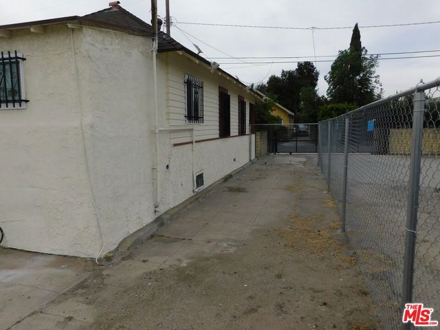 616 W 58th Street, Los Angeles, CA 90037