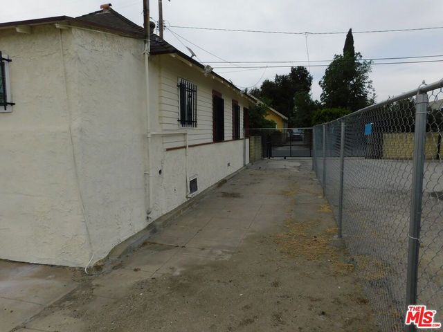 616 W 58th Street, Los Angeles, CA 90037