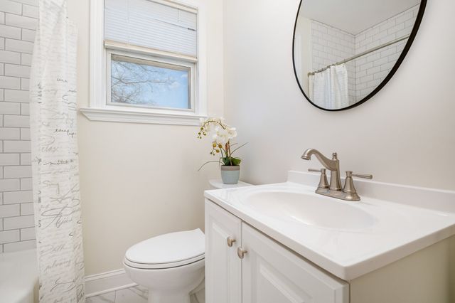 706 Greymont Dr, Nashville, TN 37217