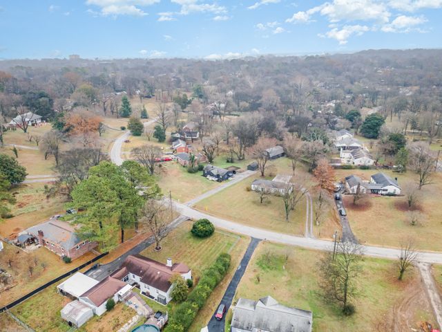 706 Greymont Dr, Nashville, TN 37217