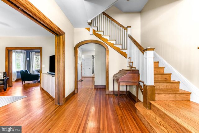 2 WAUGH AVE, Glyndon, MD 21136
