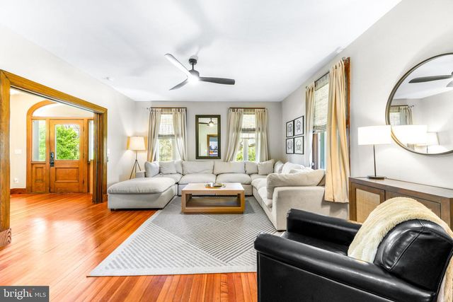 2 WAUGH AVE, Glyndon, MD 21136