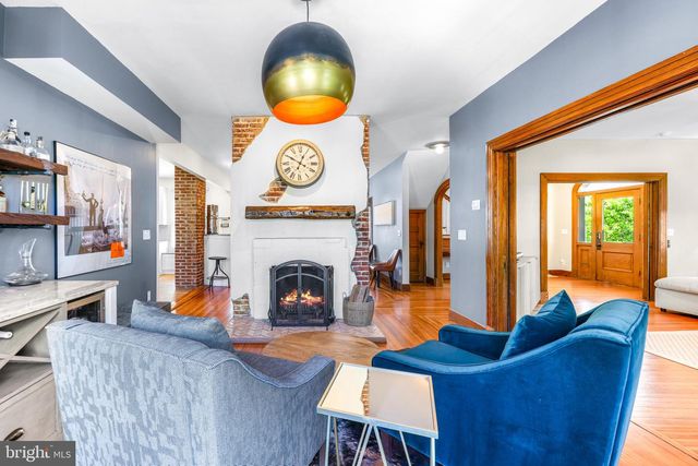 2 WAUGH AVE, Glyndon, MD 21136