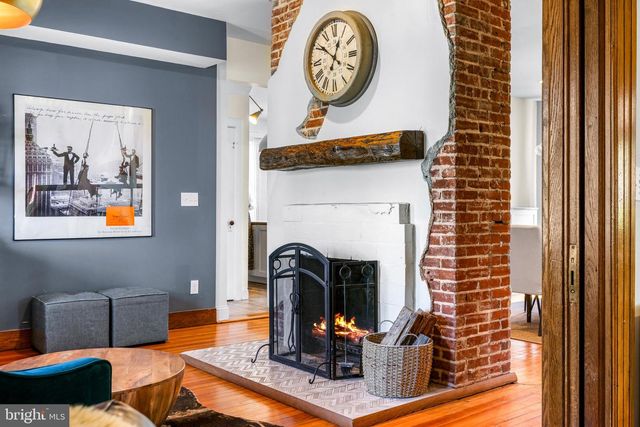 2 WAUGH AVE, Glyndon, MD 21136