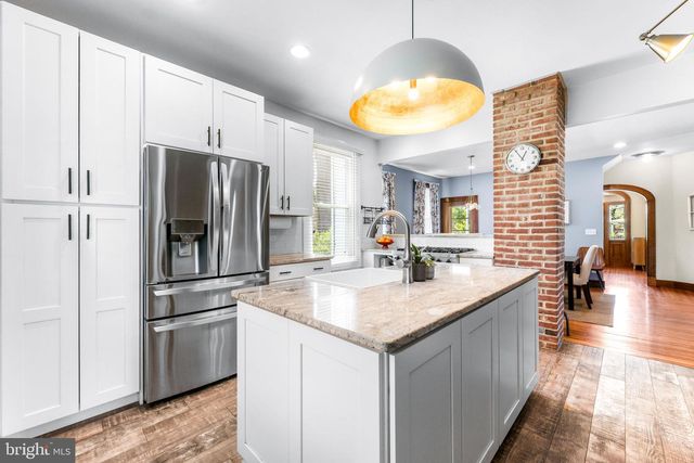 2 WAUGH AVE, Glyndon, MD 21136