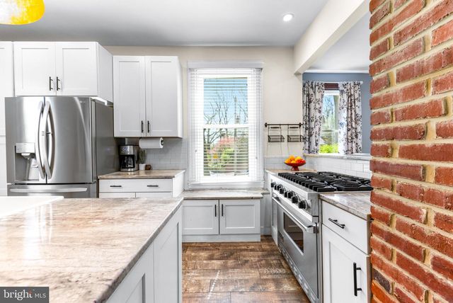 2 WAUGH AVE, Glyndon, MD 21136