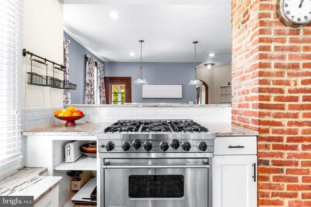 2 WAUGH AVE, Glyndon, MD 21136