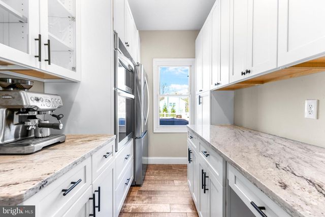 2 WAUGH AVE, Glyndon, MD 21136