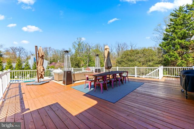 2 WAUGH AVE, Glyndon, MD 21136