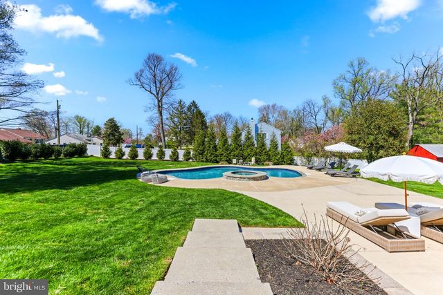 2 WAUGH AVE, Glyndon, MD 21136