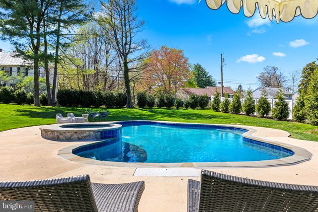 2 WAUGH AVE, Glyndon, MD 21136