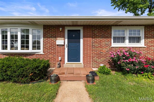 8553 Craighill Drive, Affton, MO 63123