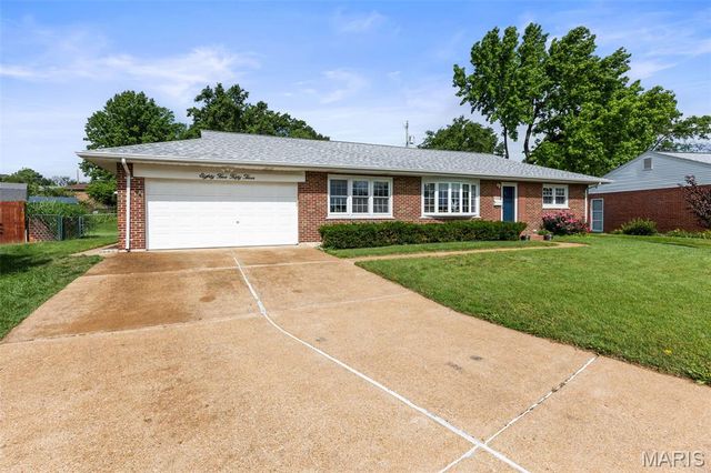 8553 Craighill Drive, Affton, MO 63123
