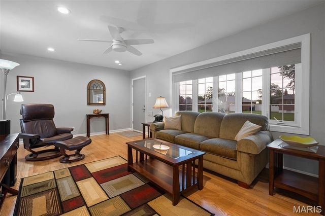 8553 Craighill Drive, Affton, MO 63123