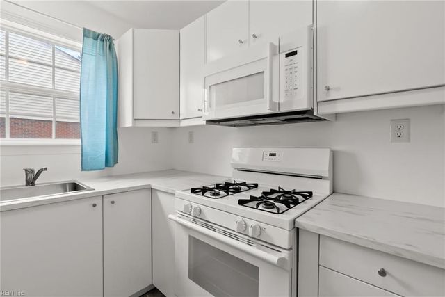 903 Sherman LN, Norfolk, VA 23523