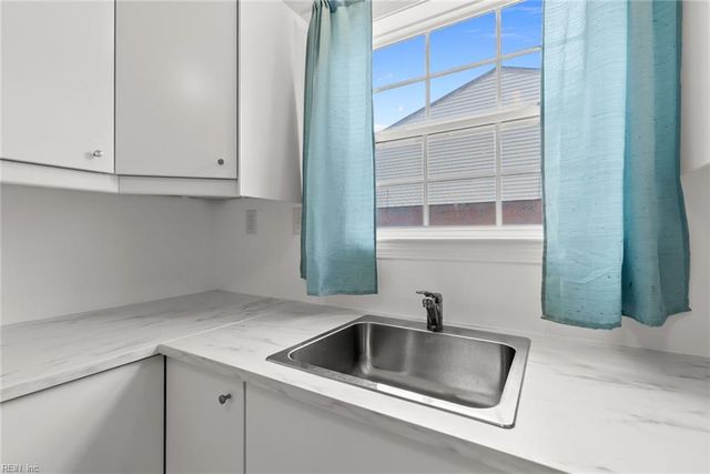 903 Sherman LN, Norfolk, VA 23523