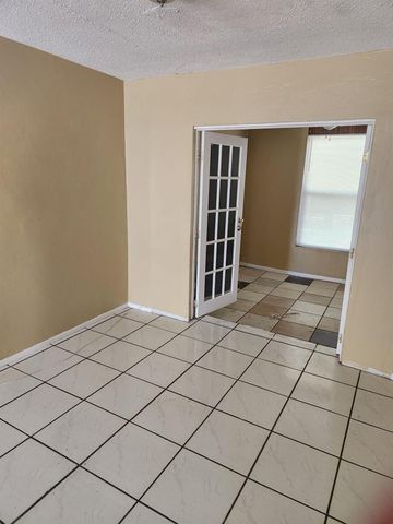 8030 Sunset Strip, Sunrise, FL 33322