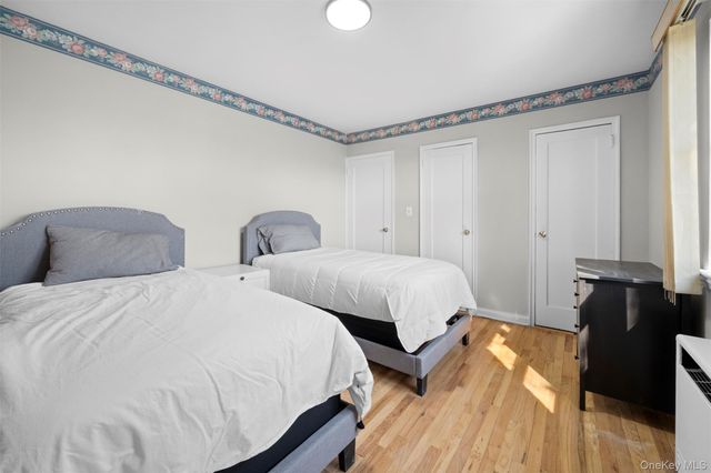 15 Beach Road 3D, Great Neck, NY 11023