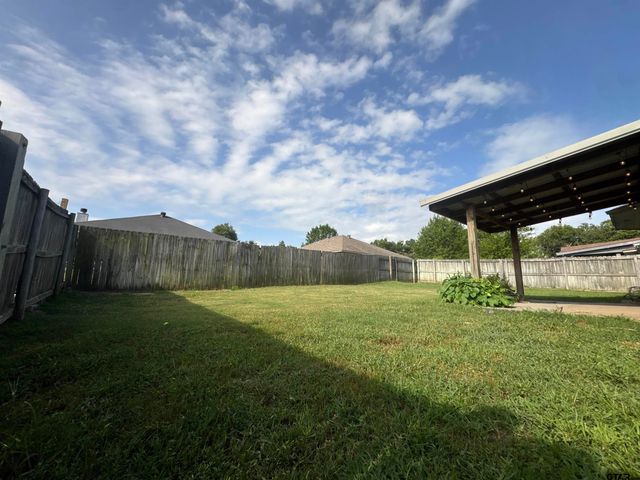 10845 Nashville Dr, Flint, TX 75762