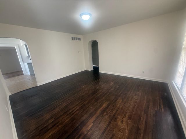 1544 N Sedgwick St, Wichita, KS 67203