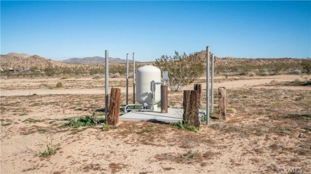 5827 Old Woman Springs, Johnson Valley, CA 92285