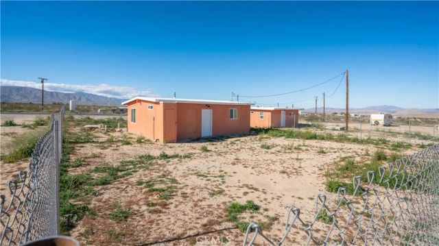 5827 Old Woman Springs, Johnson Valley, CA 92285