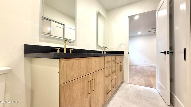 8133 E CORTEZ Drive, Scottsdale, AZ 85260