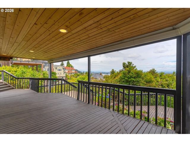 294 Nw MACLEAY Blvd, Portland, OR 97210
